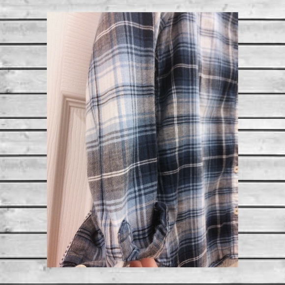 Blue & White Plaid Button Up - Forever 21 - Picture 3 of 4